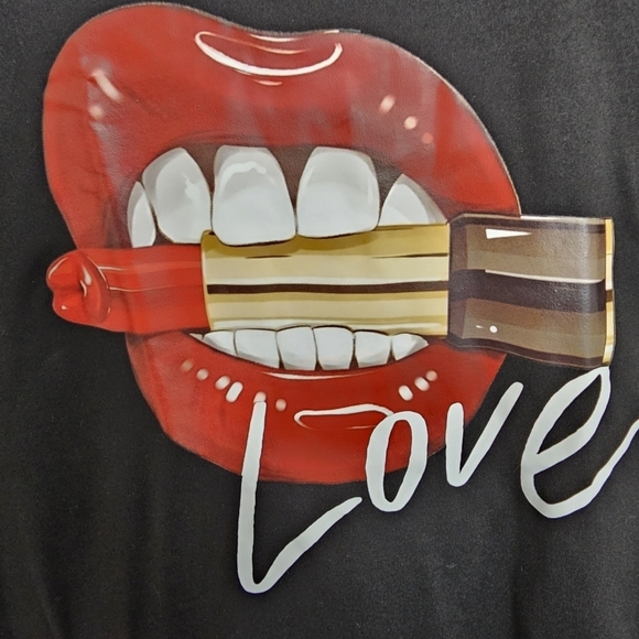 Lips Lipstick & Love Graphic Short Sleeve TShirt Size M - Picture 4 of 8